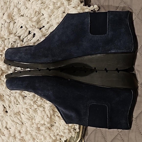 Aerosoles Booties - Picture 7 of 15
